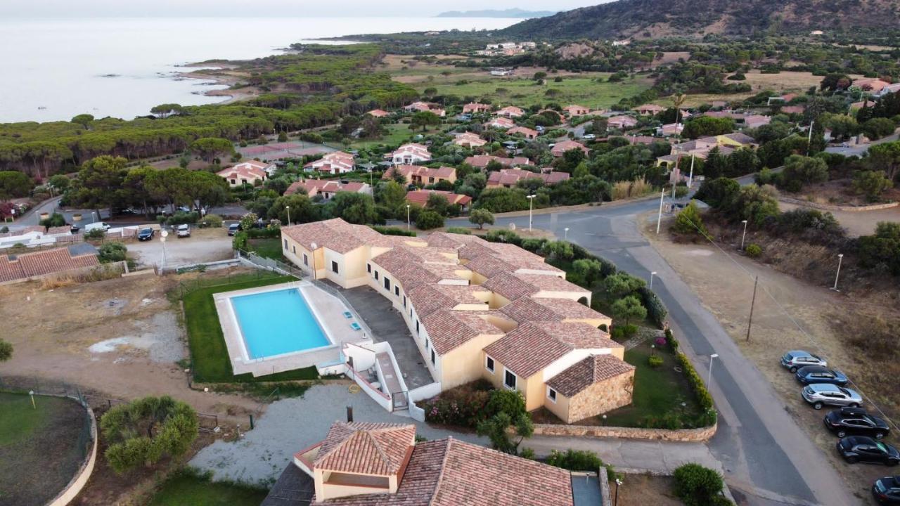 Residence Baia Sant Anna Con Piscina Tanaunella Extérieur photo