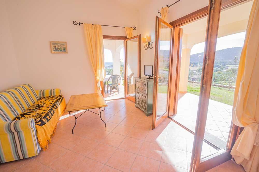 Residence Baia Sant Anna Con Piscina Tanaunella Extérieur photo
