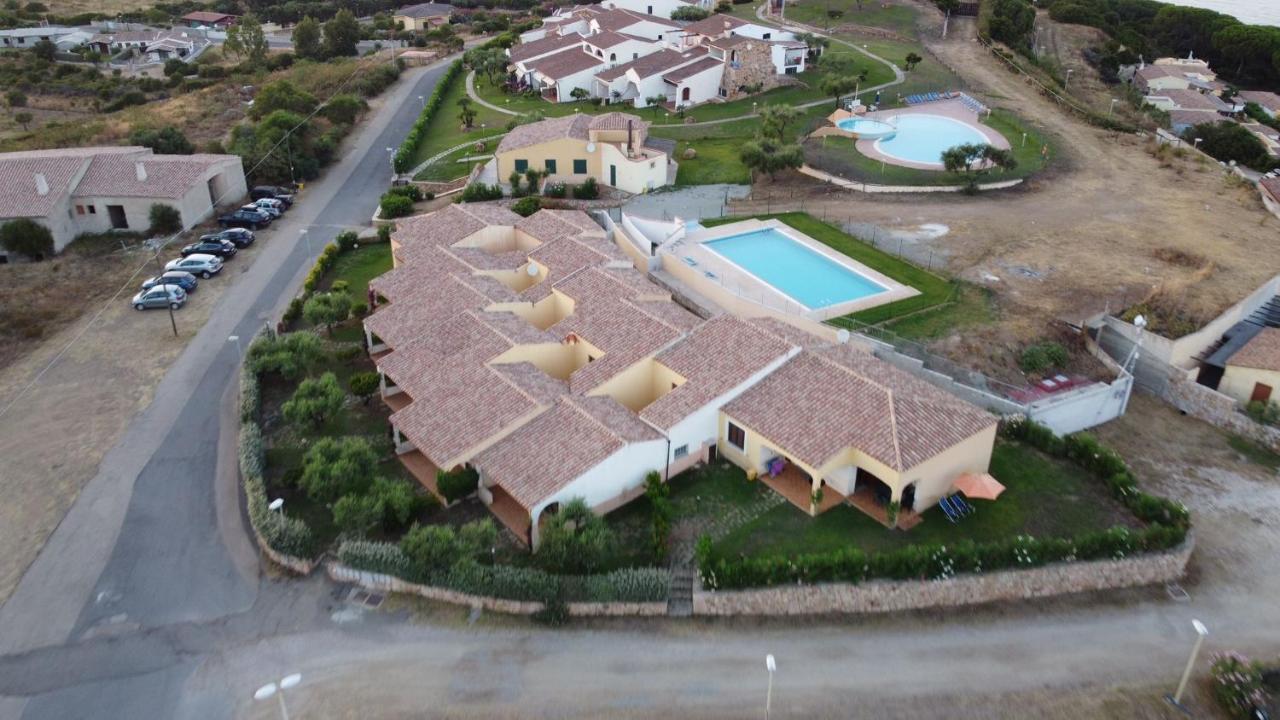 Residence Baia Sant Anna Con Piscina Tanaunella Extérieur photo