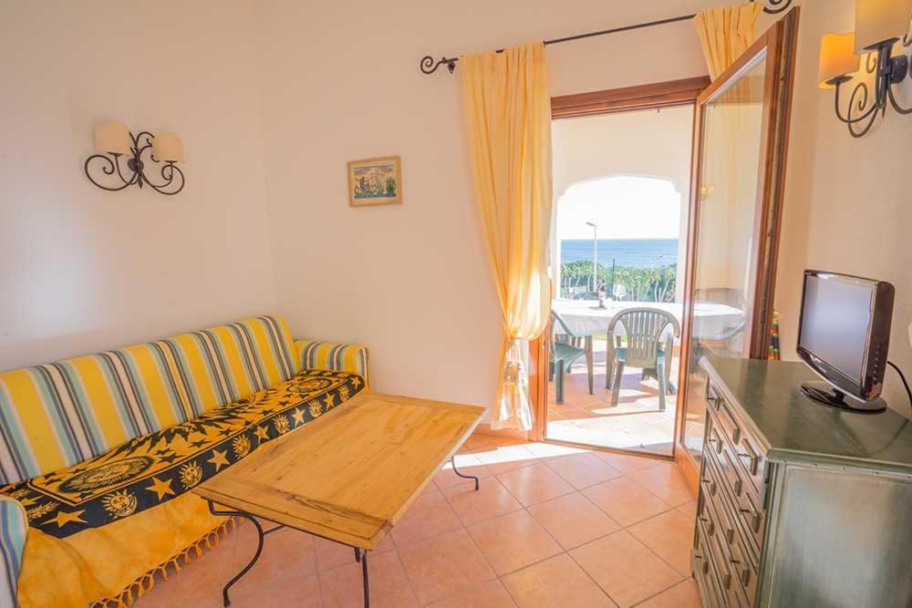 Residence Baia Sant Anna Con Piscina Tanaunella Extérieur photo