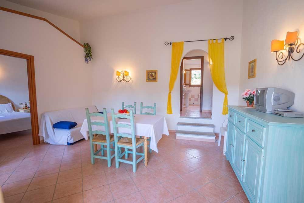 Residence Baia Sant Anna Con Piscina Tanaunella Extérieur photo