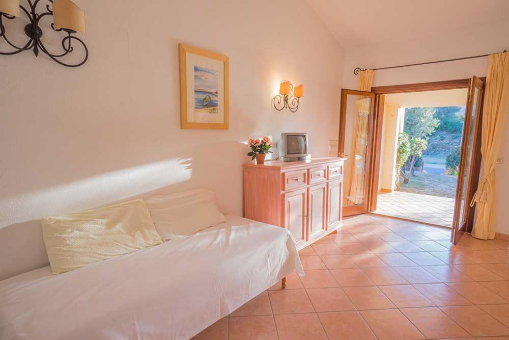 Residence Baia Sant Anna Con Piscina Tanaunella Extérieur photo
