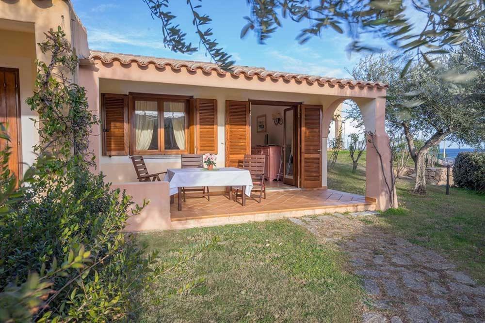 Residence Baia Sant Anna Con Piscina Tanaunella Extérieur photo