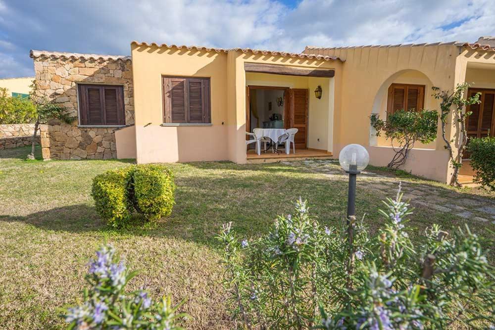 Residence Baia Sant Anna Con Piscina Tanaunella Extérieur photo