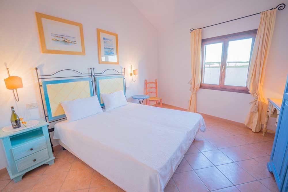 Residence Baia Sant Anna Con Piscina Tanaunella Extérieur photo