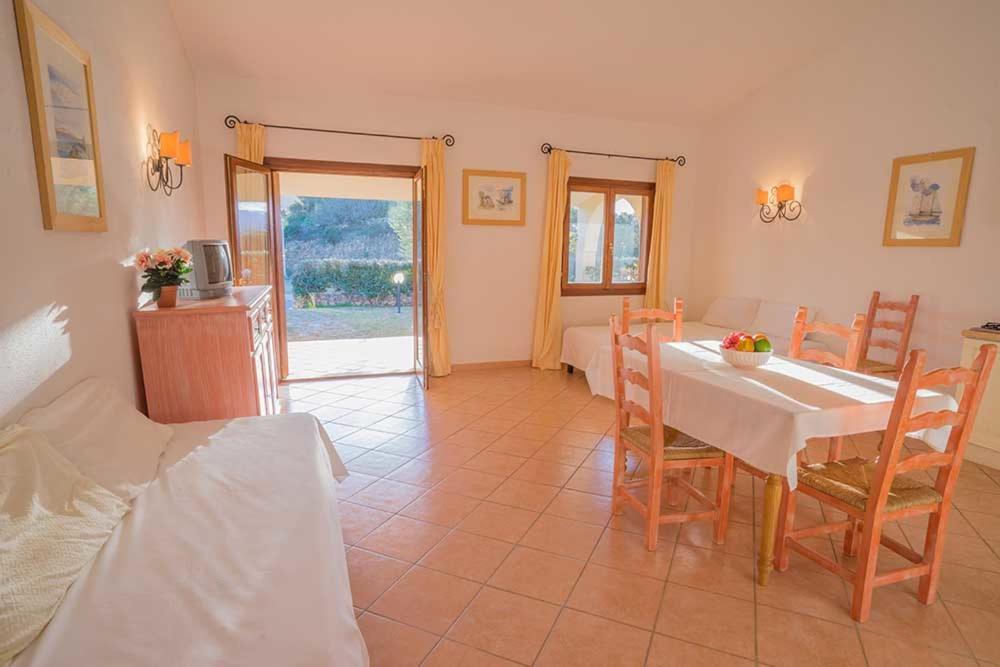 Residence Baia Sant Anna Con Piscina Tanaunella Extérieur photo