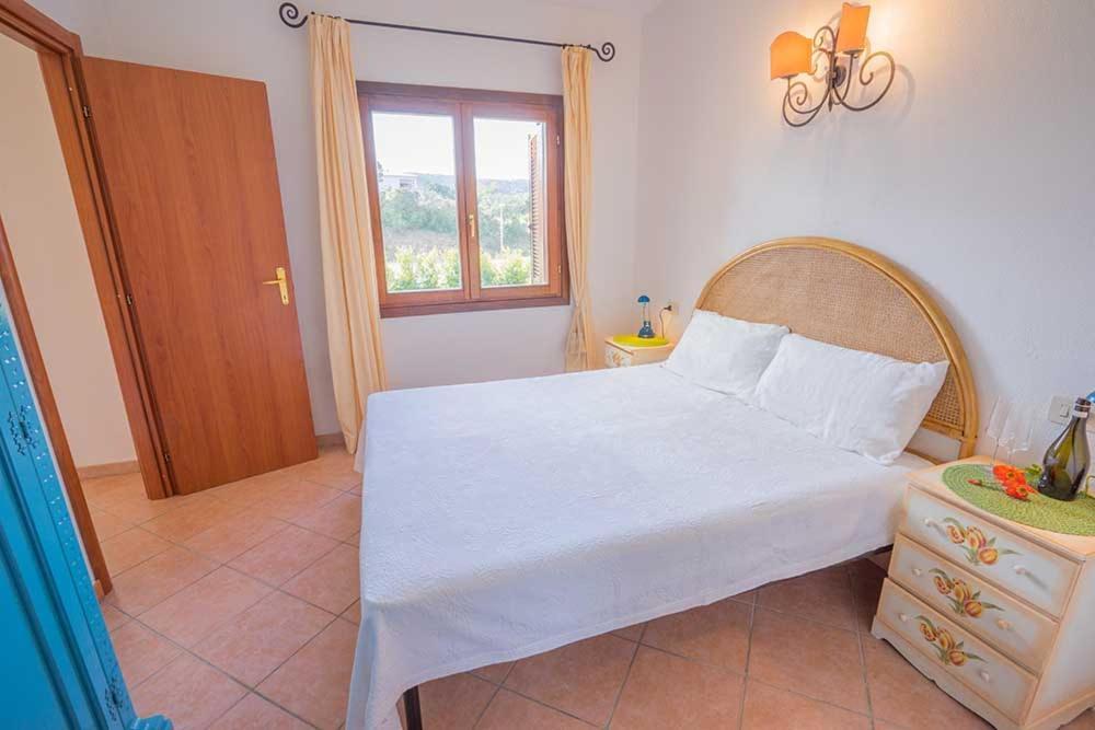 Residence Baia Sant Anna Con Piscina Tanaunella Extérieur photo