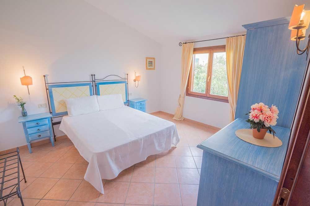 Residence Baia Sant Anna Con Piscina Tanaunella Extérieur photo