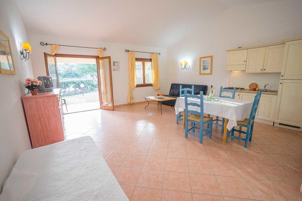 Residence Baia Sant Anna Con Piscina Tanaunella Extérieur photo