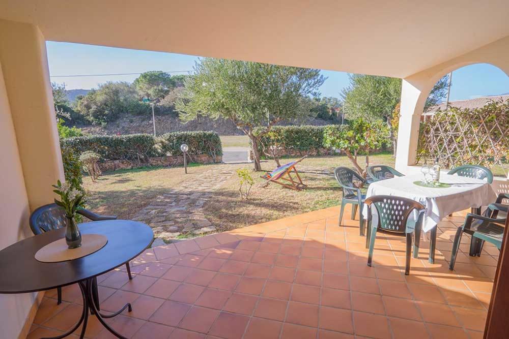 Residence Baia Sant Anna Con Piscina Tanaunella Extérieur photo